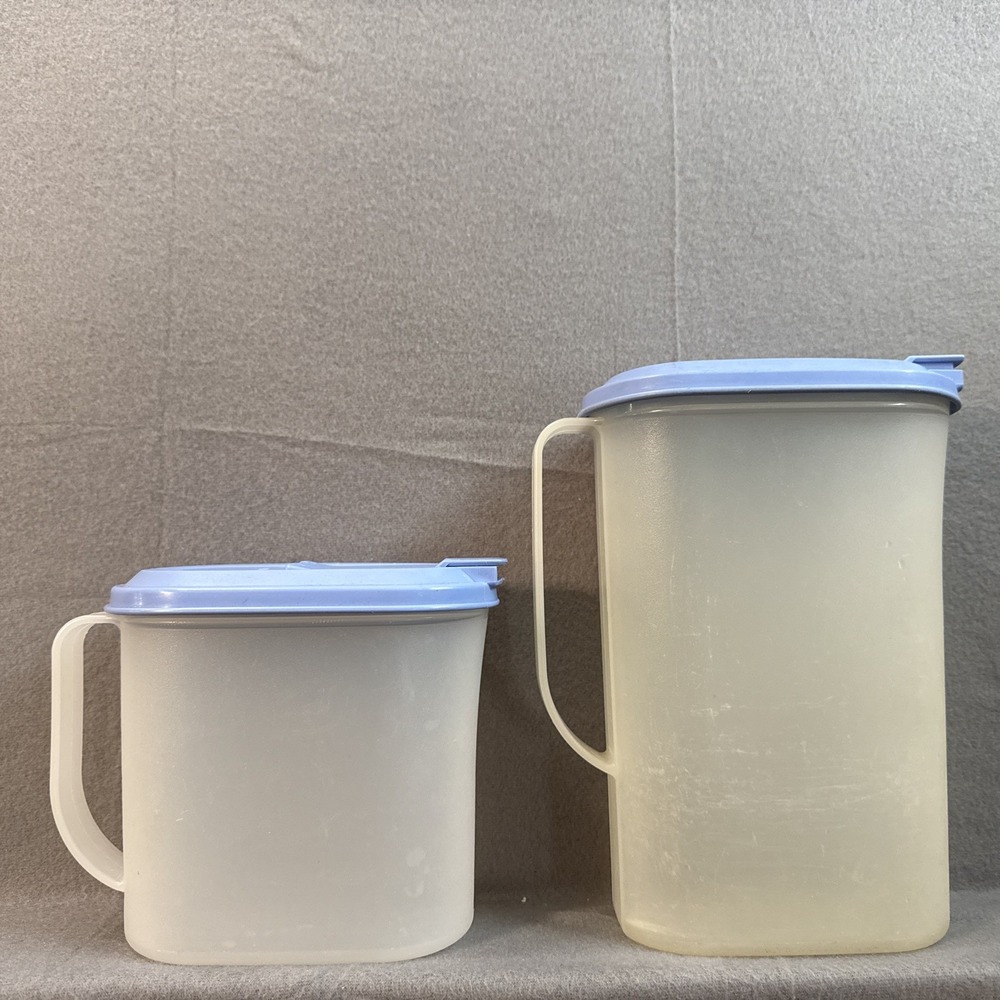Tupperware Slimline Pitcher Set 1 & 2 Quart Opaque And Blue Lid